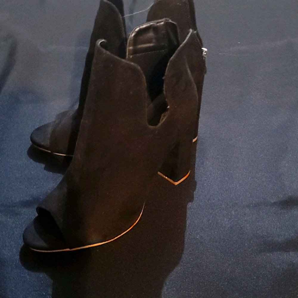Zippered suade like heels